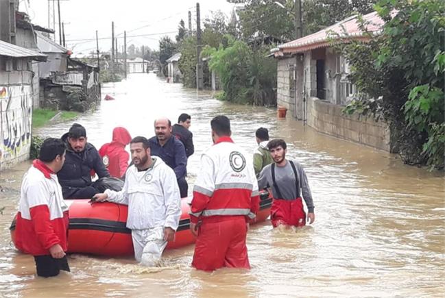 سیل و آبگرفتگی در ۱۱ استان و امدادرسانی به بیش از ۸۰۰ تن