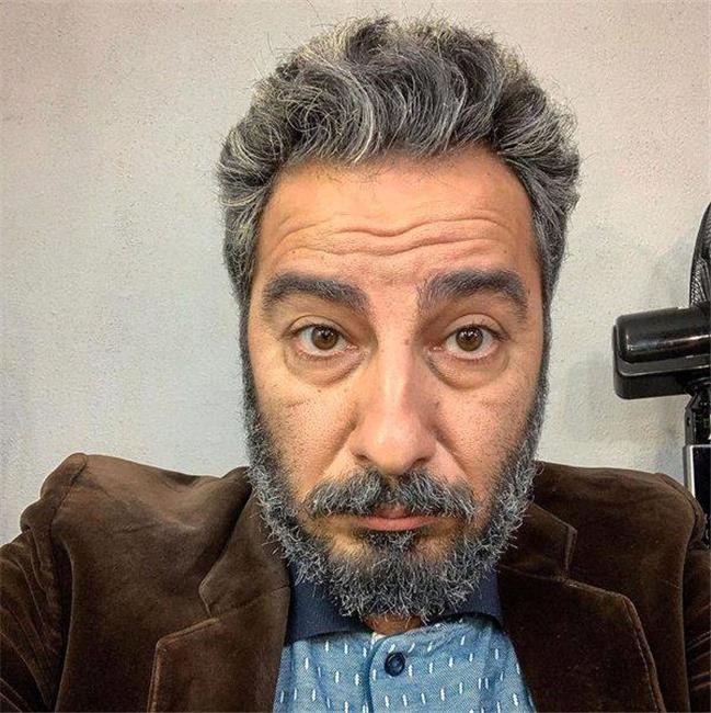 نوید محمدزاده پیج اینستاگرامش را حذف  کرد