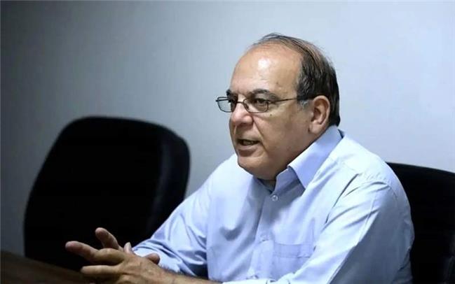 عباس عبدی: خودتان حاضرید با «کارت امید مادر» فرزند بیاورید؟
