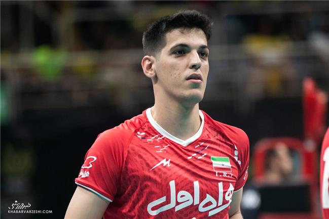 صابر کاظمی را پایین انداختند