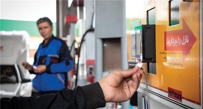 انتقال سهمیه بنزین به کارت بانکی کلید خورد