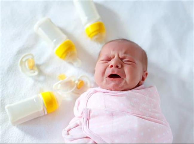 علت گریه نوزادان و چگونگی تسکین آنها