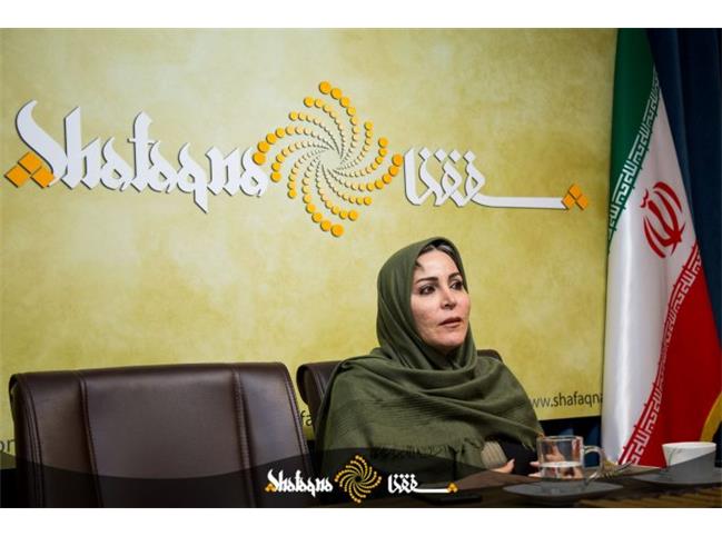 عذرا فراهانی : بگیر و ببندهای مطبوعاتی و سیاسی از دلایل مهم کمرنگ شدن خبرنگاران چهره است