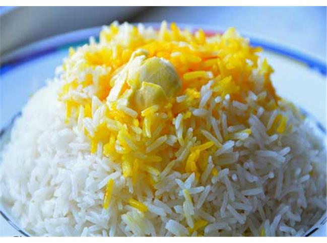 ترفند آشپزها برای برنج زنده دم نکشیده