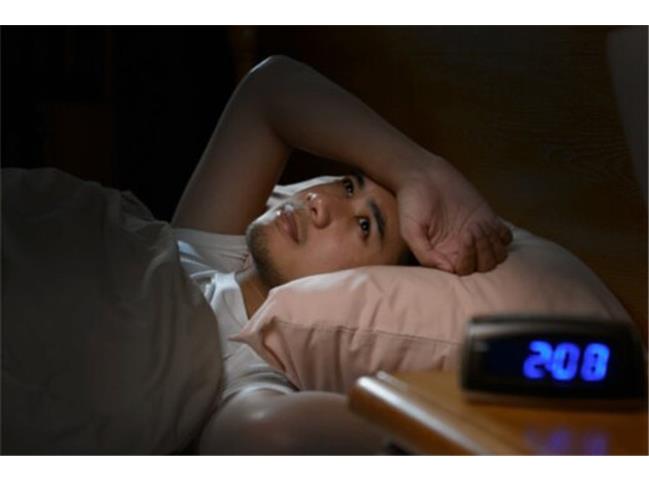 عوارض کم‌خوابیدن و خواب نامناسب چیست؟