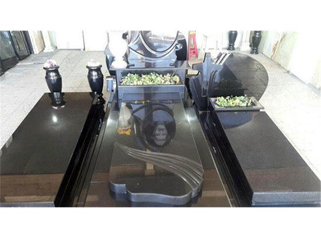 سنگ قبرهای میلیاردی  و لاکچری بازی در قبرستان