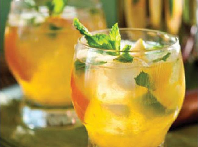 طرز تهیه شربت لیمو ترش و رزماری