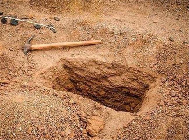 مرگ مشکوک در وان ترکیه؛ تقاضای نبش قبر برای رازگشایی