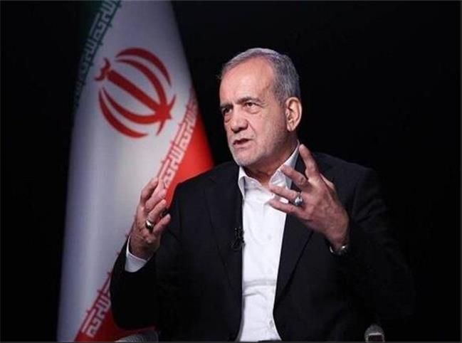 پزشکیان: دختران بی‌حجاب پلاکارد جانم فدای رهبر در دست می‌گرفتند