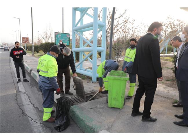 بزرگراه شهید یاسینی در منطقه۱۳ پاکسازی شد 