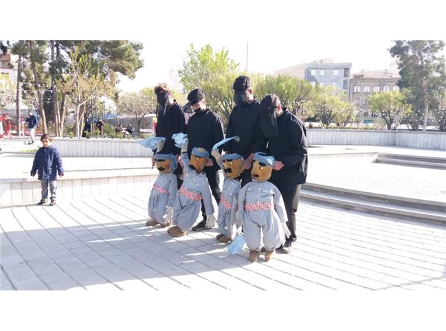 "اجرای کارناوال و گروه های عروسک‌ گردانی" در استقبال از بهار ۱۴۰۱ تهران در منطقه۱۳